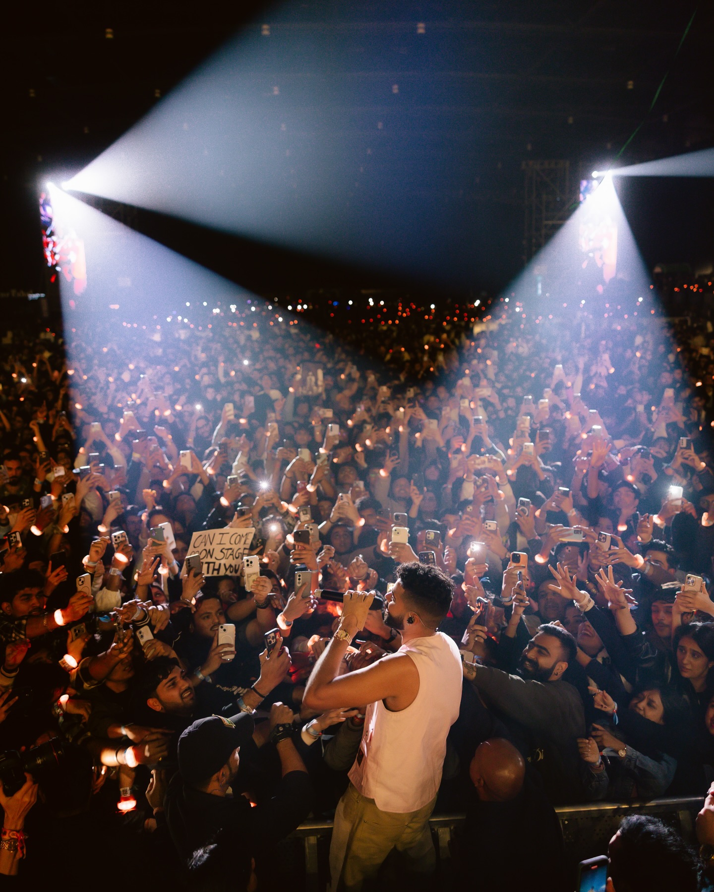 AP Dhillon concert photo 3